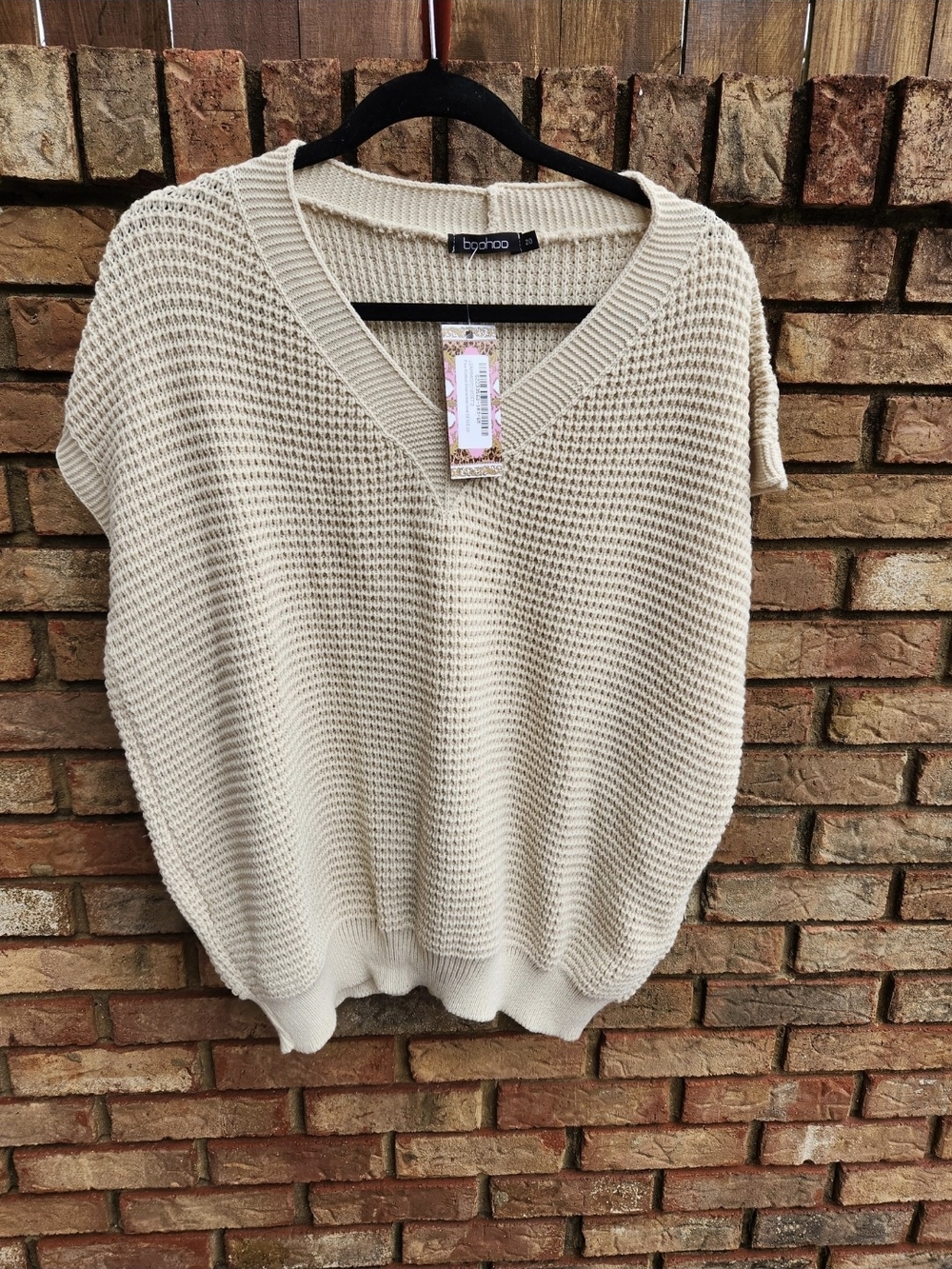 New Women's Boohoo Boutique Tan Sleeveless Sweater Shirt, size 20